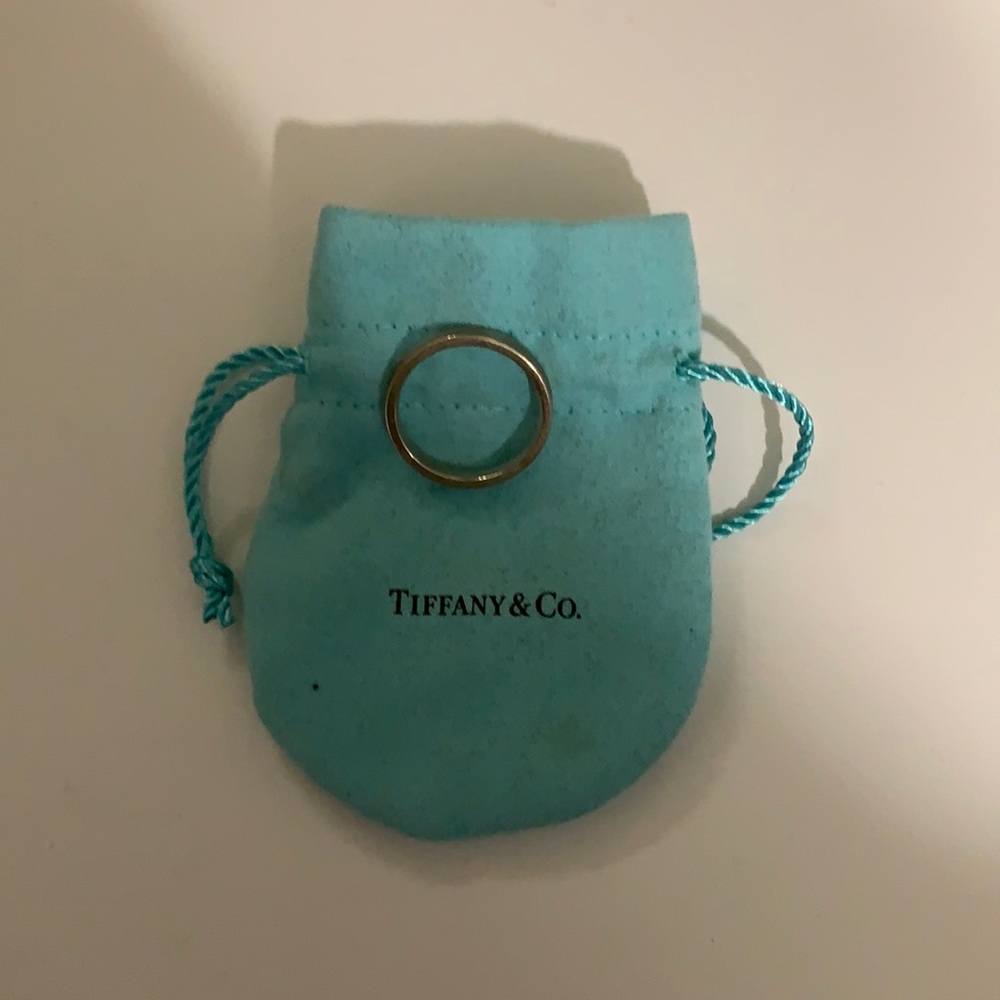 Tiffany logo band